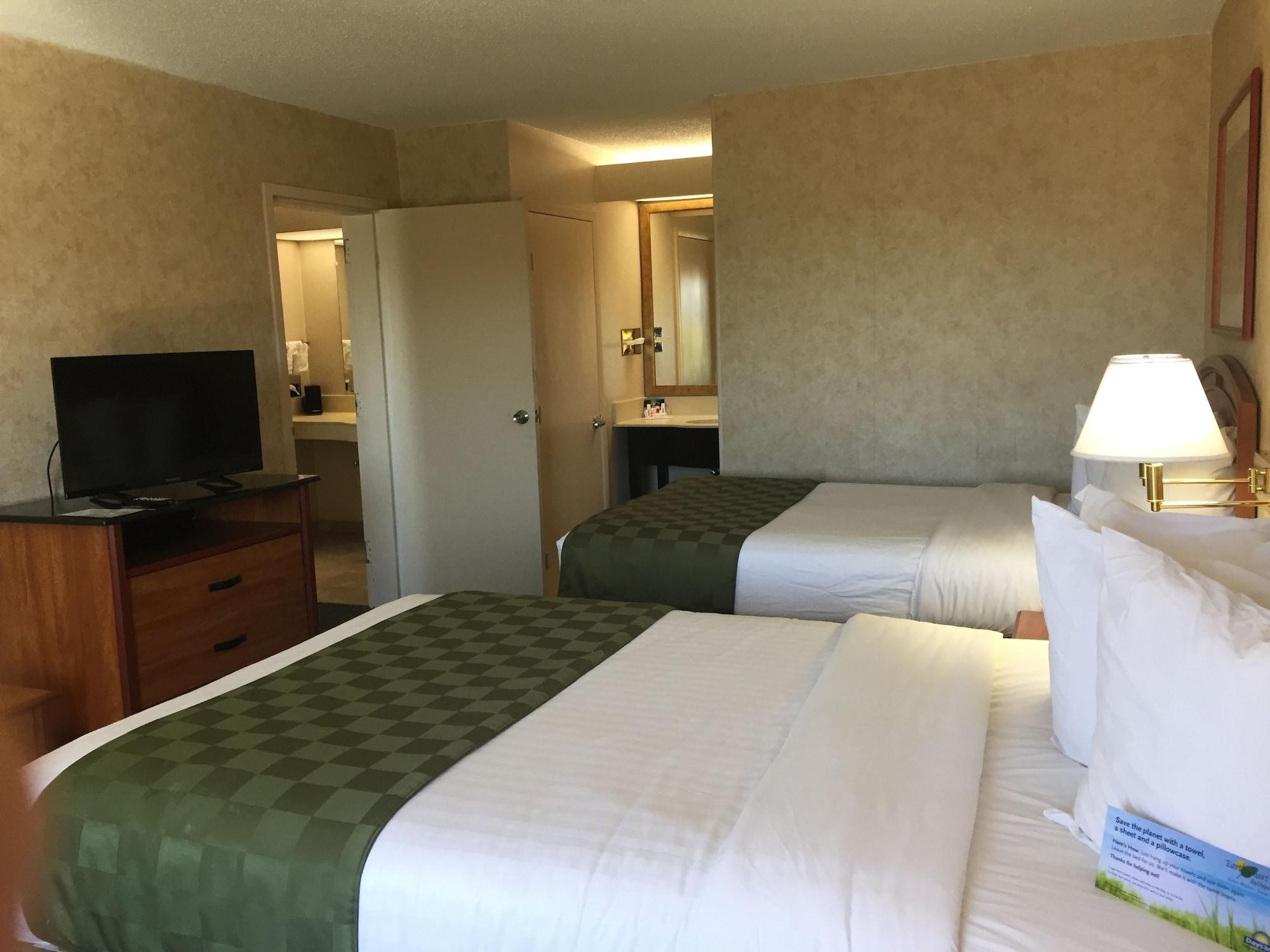 Hotel Days & By Wyndham North